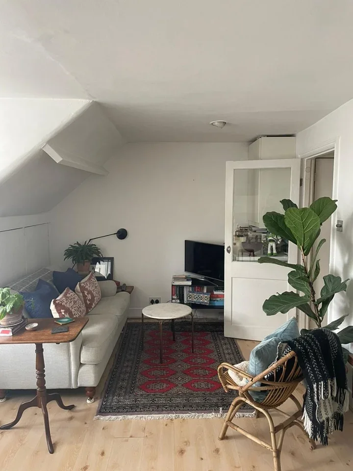 Flat Warwick Road in Greater London