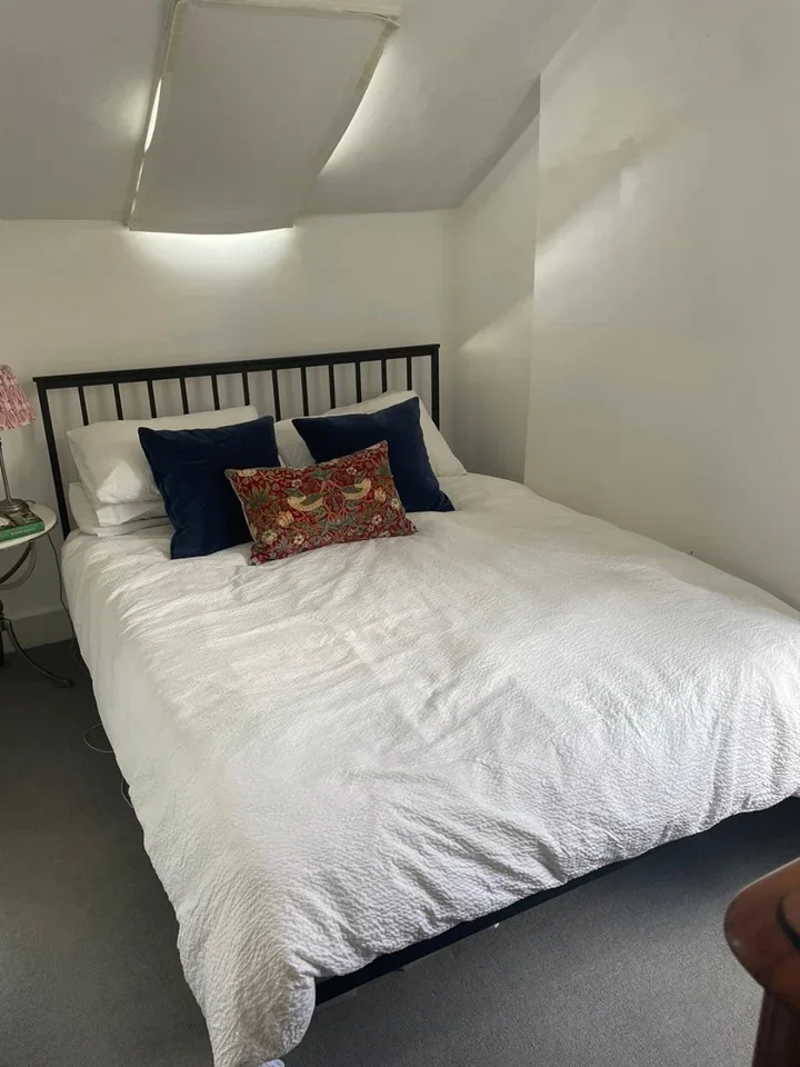 Flat Warwick Road in Greater London