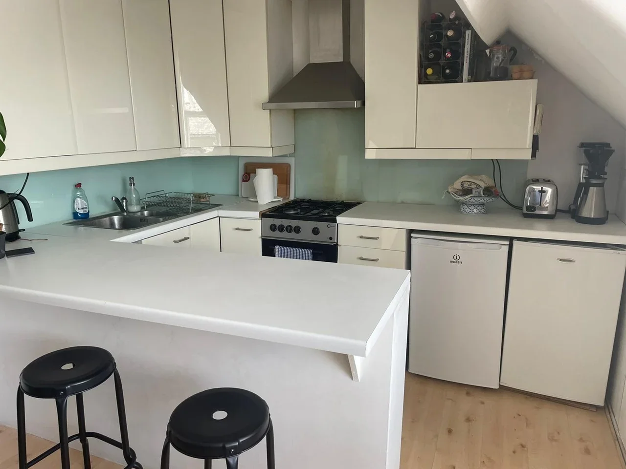 Flat Warwick Road in Greater London