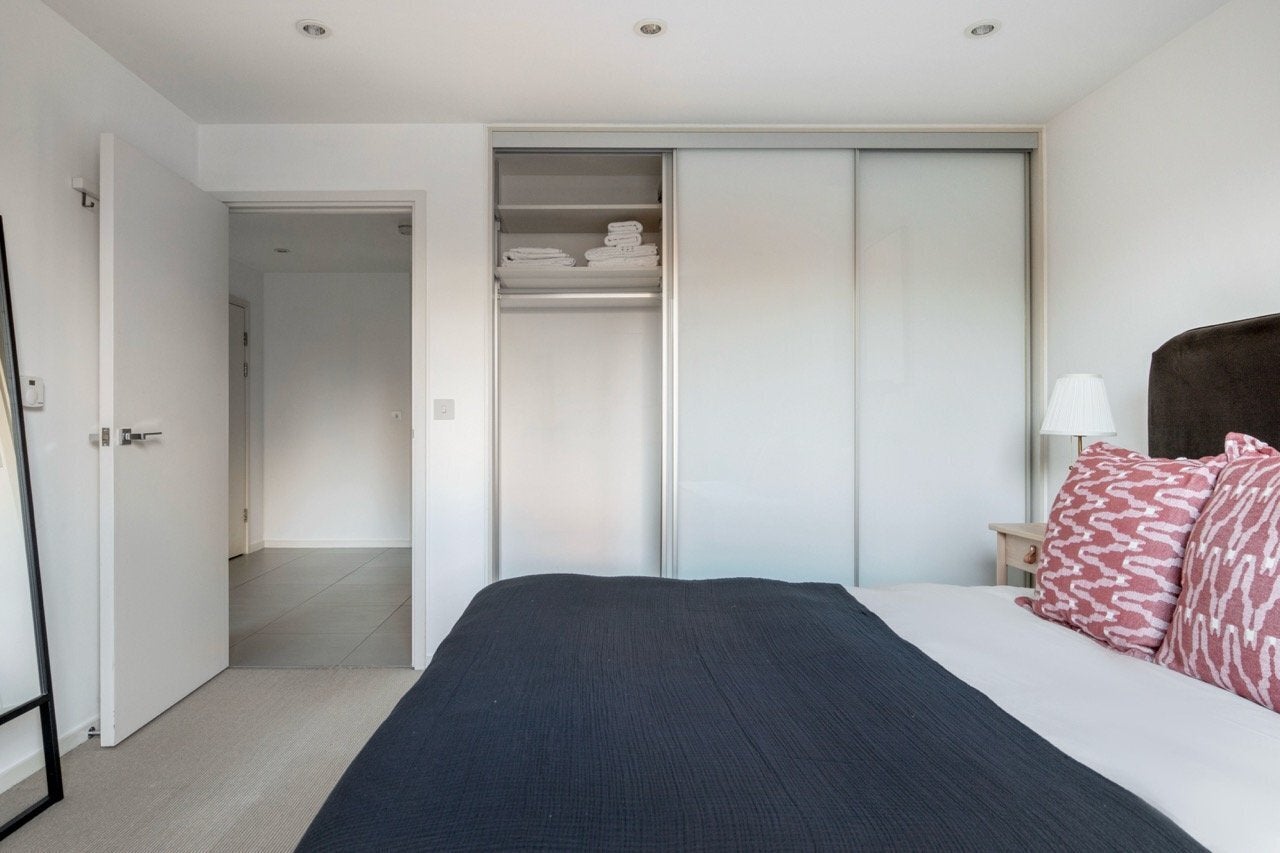 Flat Lever Street in Greater London
