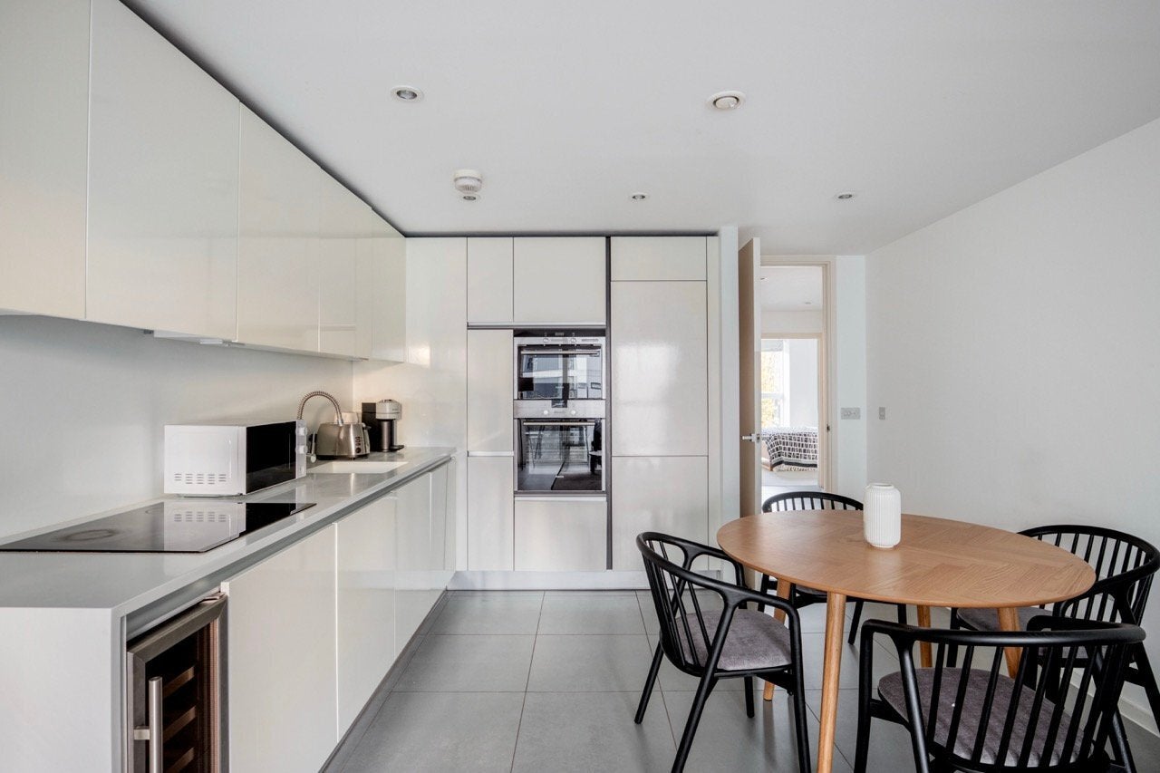 Flat Lever Street in Greater London