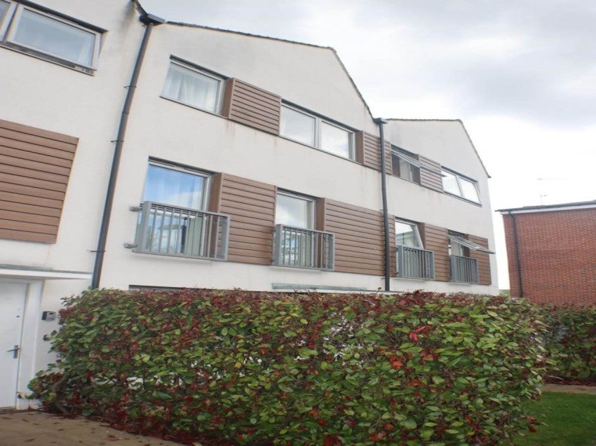 House Aviation Avenue in Welwyn Hatfield