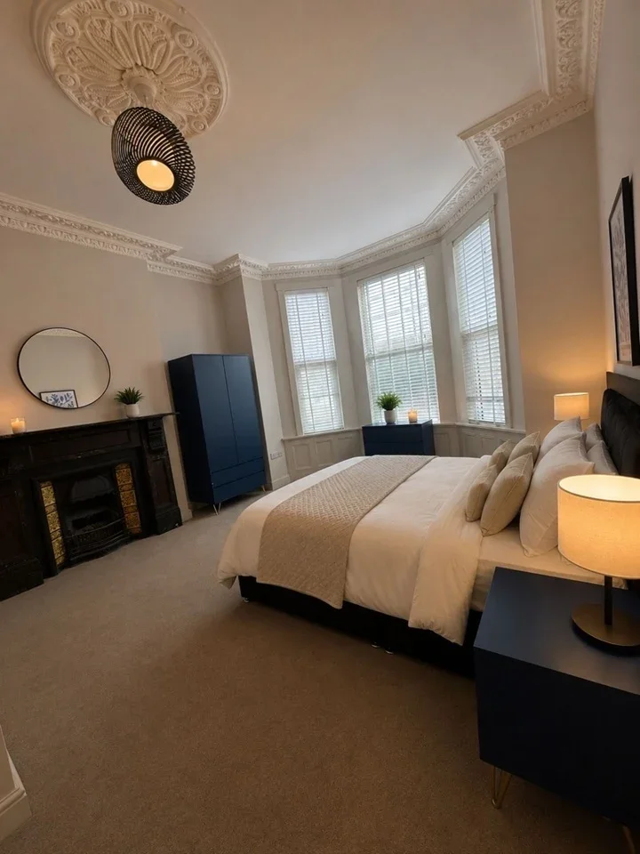 Room North Hill in Plymouth