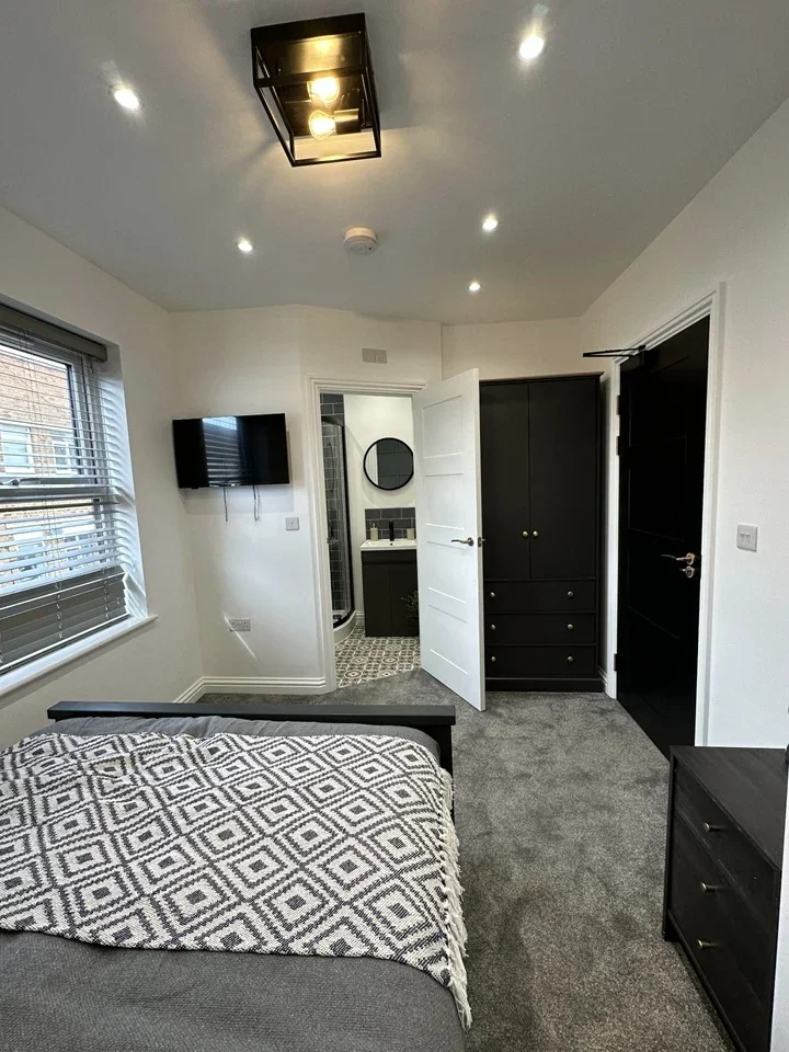 Room Wood Street in Kettering