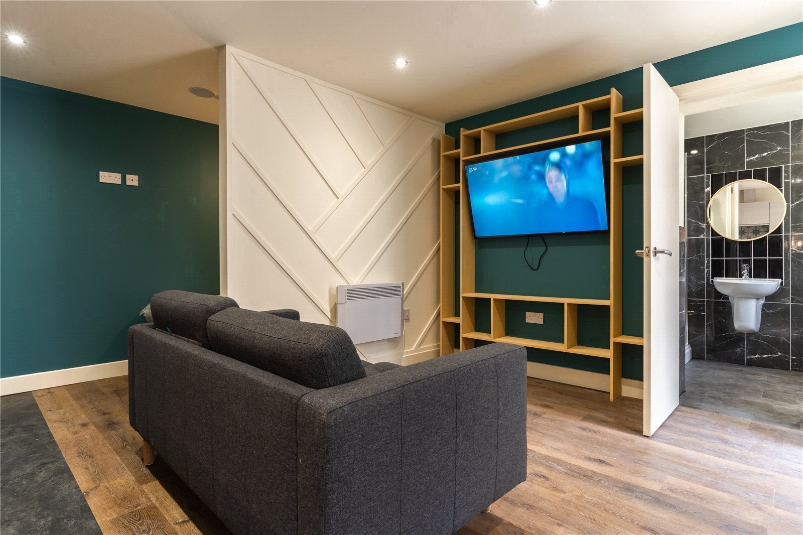 Room Somerset Road in Kirklees