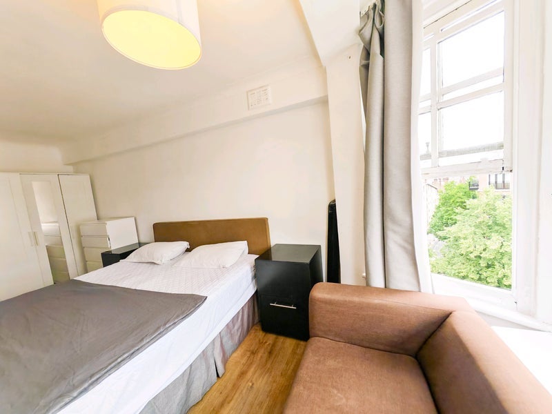 Room Edgware Road in City of Westminster