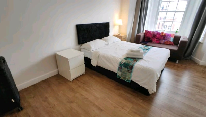 Room Edgware Road in City of Westminster