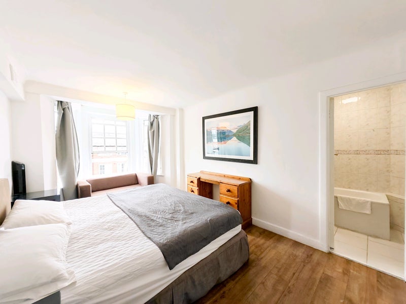 Room Edgware Road in City of Westminster