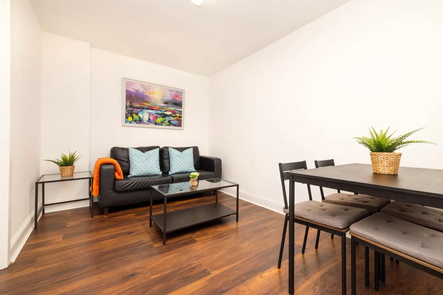 Flat Nicolson Street in City of Edinburgh