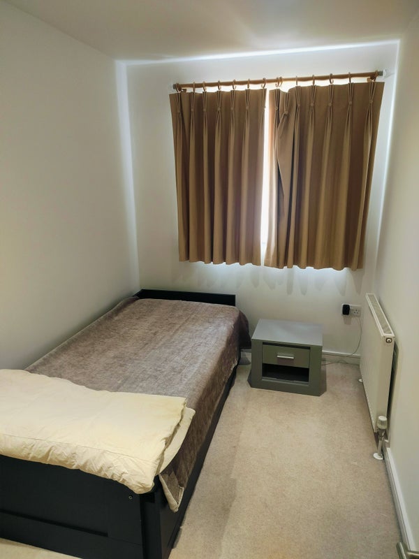 Room Moorbridge Road in Maidenhead