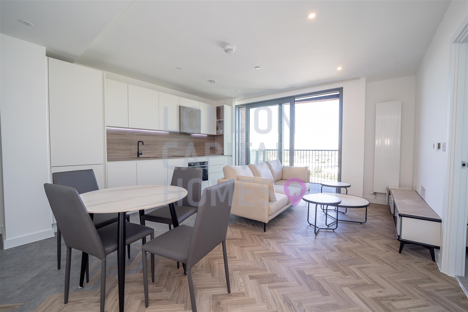 Flat Gillender Street in Greater London