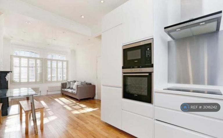 Flat Rosebury Road in Greater London