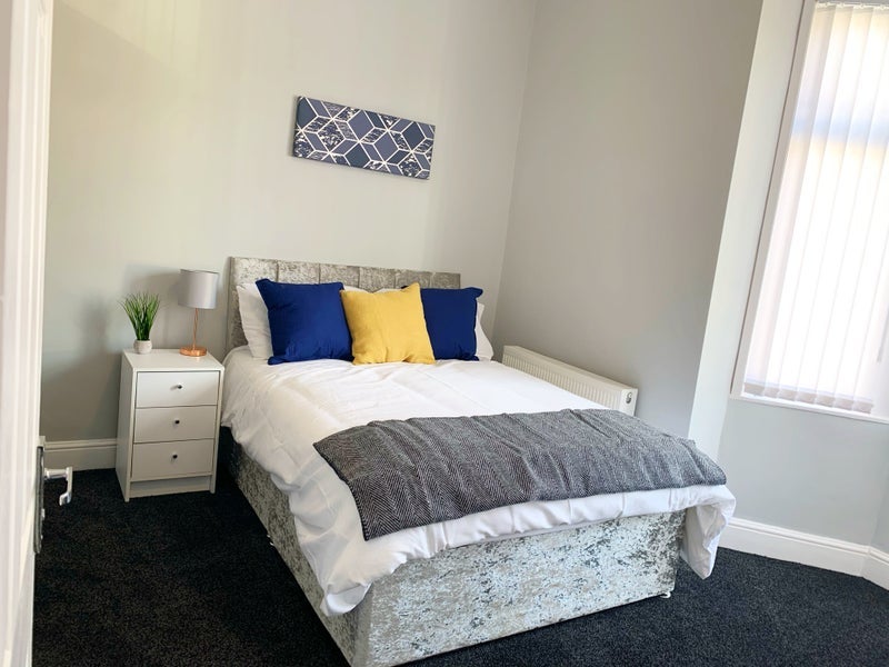 Room Leighton Street in Liverpool