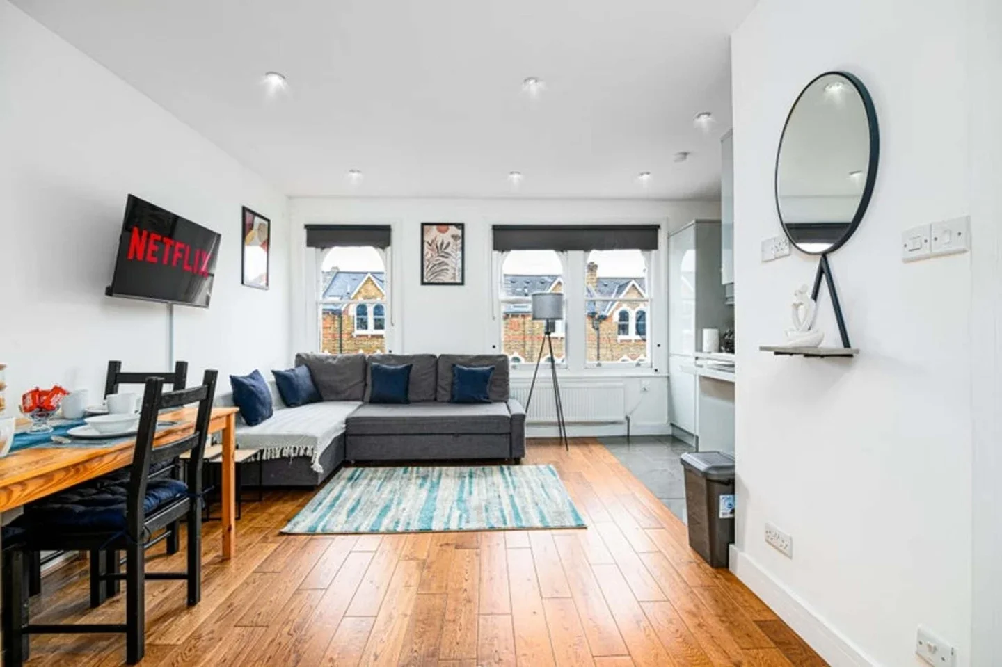 Flat Lowfield Road in Greater London