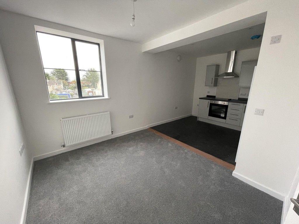 Flat Hungerdown Lane in Chippenham