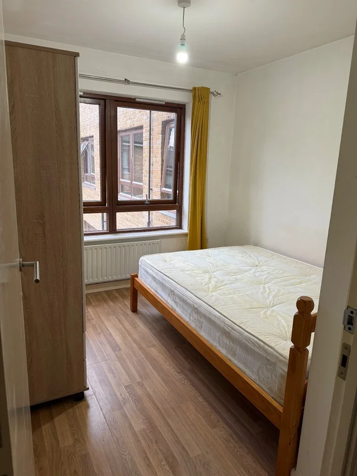 Room Barchester Street in Greater London