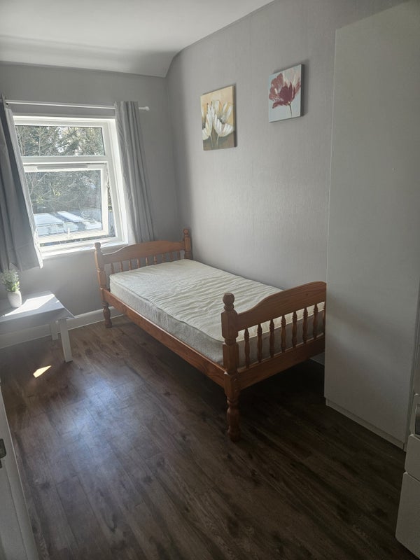 Room Sterte Close in Poole