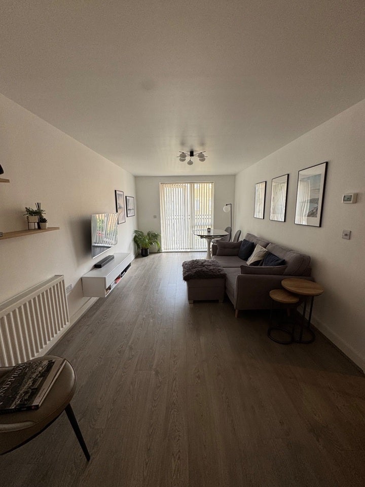 Flat Drapers Road in Greater London