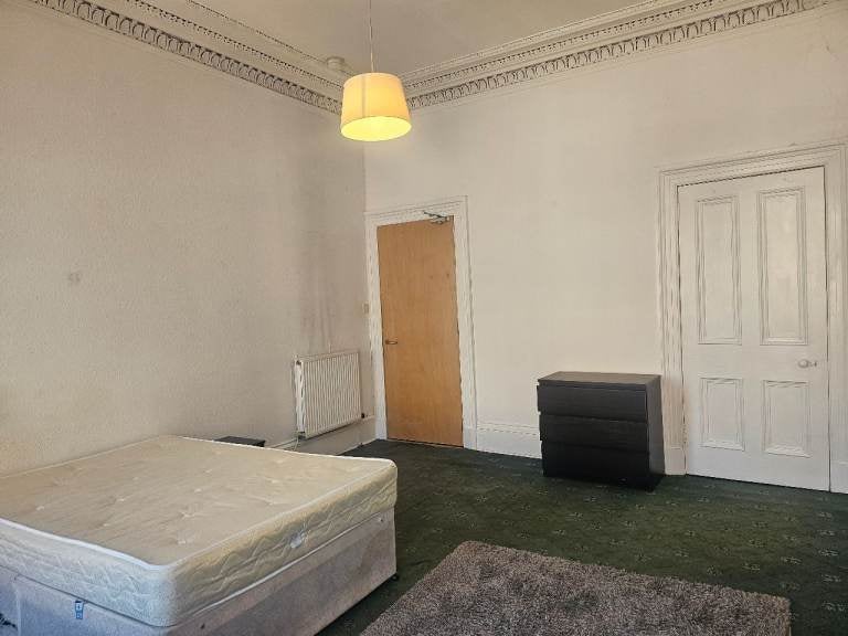 Flat Belmont Lane in Glasgow
