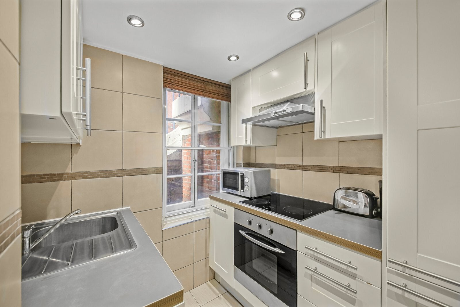 Flat Tavistock Place in Greater London