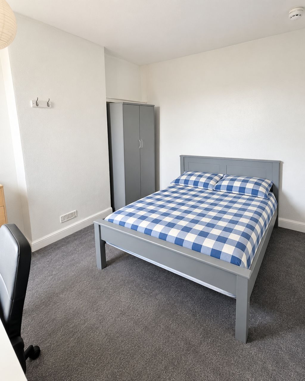 Flat Ashburnham Avenue in Nottingham