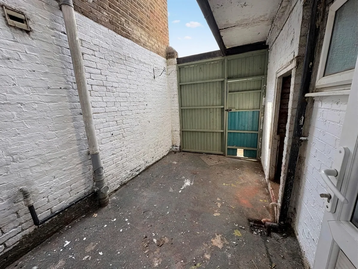 Flat Charlton Street in Maidstone