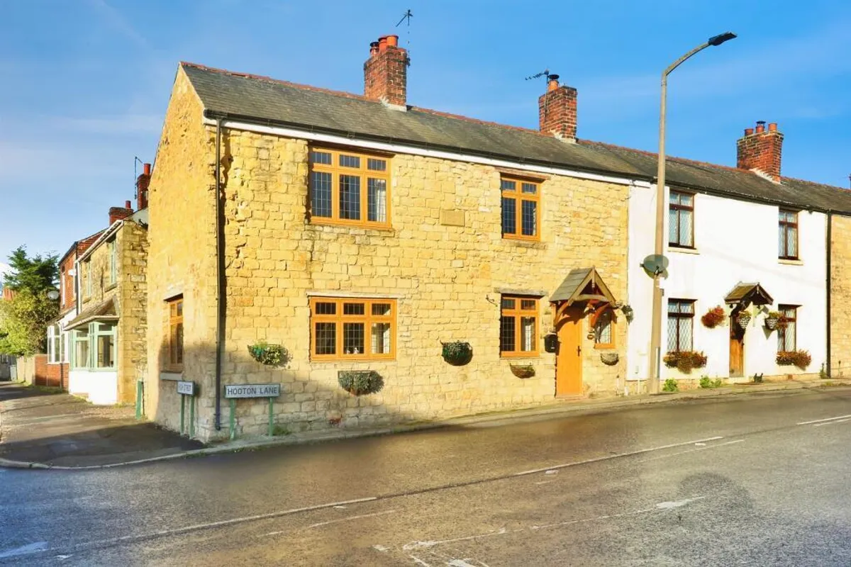 House Hooton Lane in Dinnington