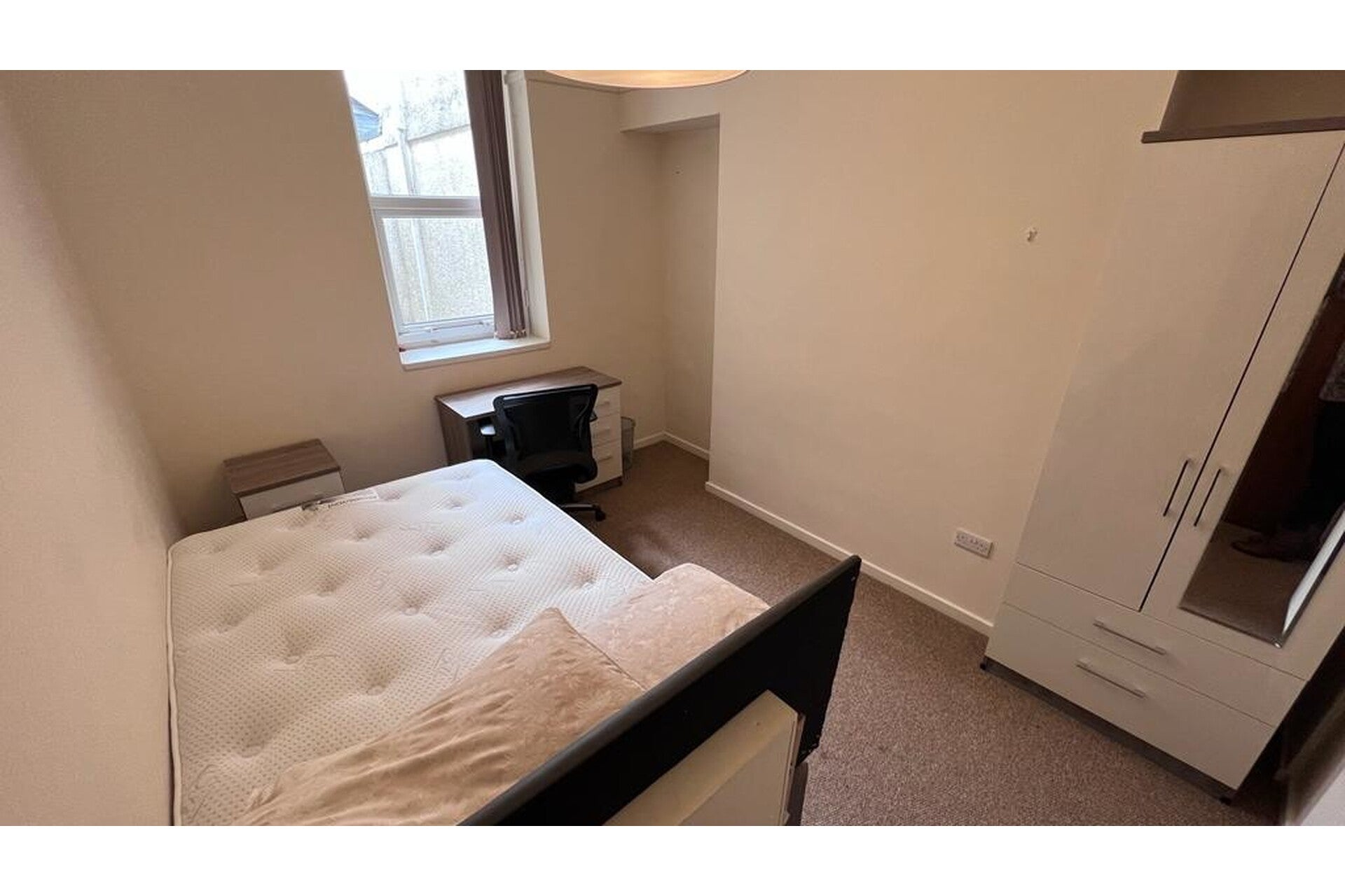 Flat Oystermouth Road in Swansea