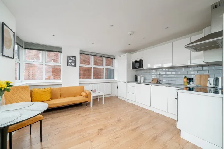 Flat Friarage Road in Aylesbury