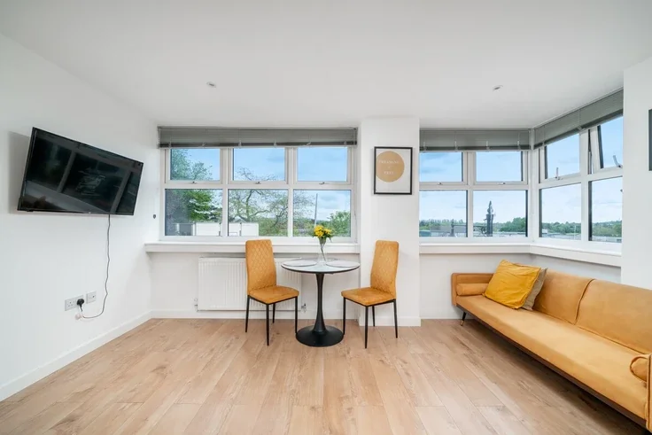 Flat Friarage Road in Aylesbury