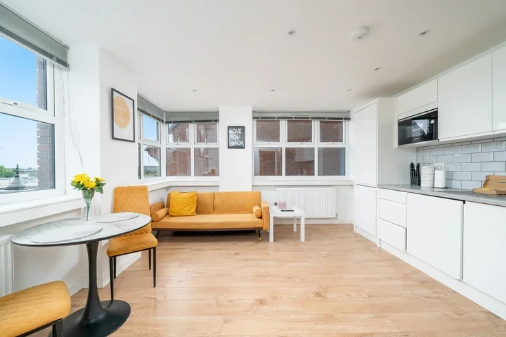 Flat Friarage Road in Aylesbury