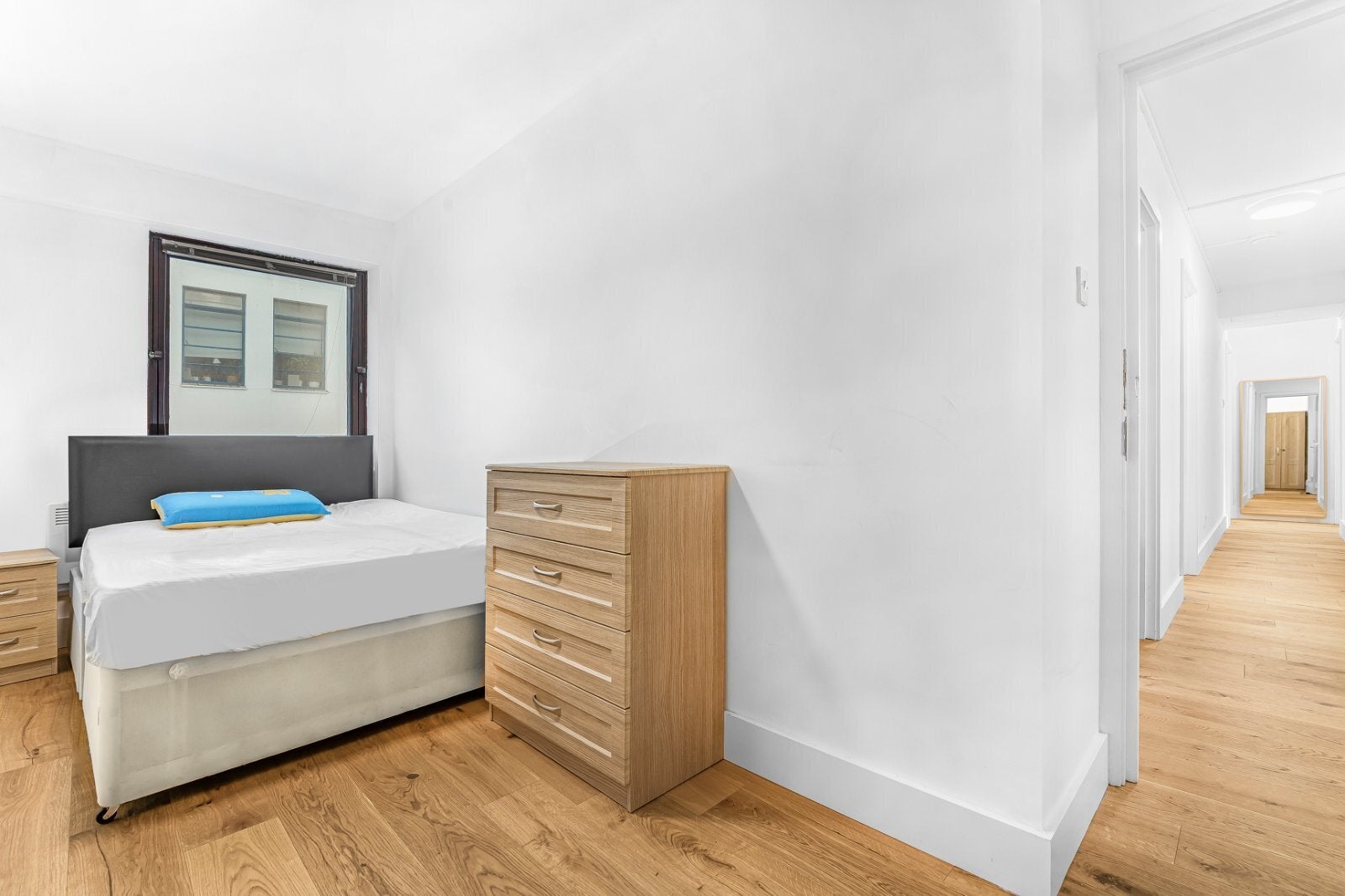 Flat Greville Street in Greater London