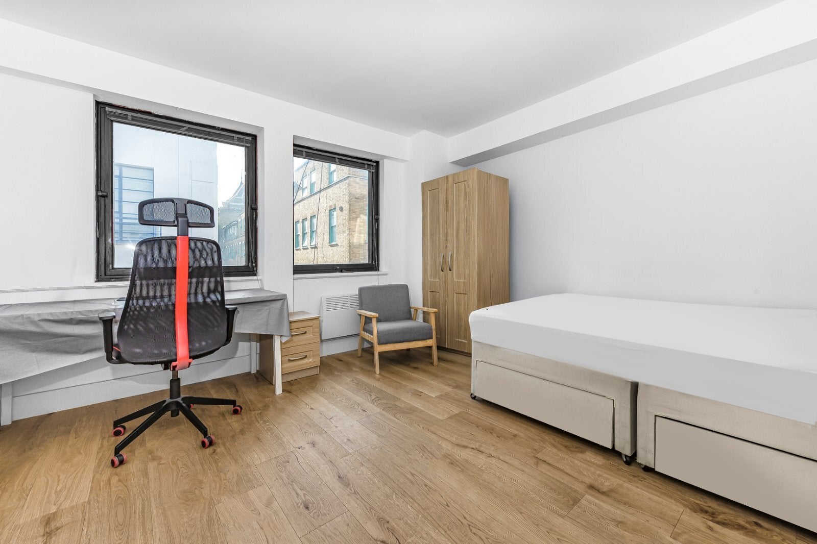Flat Greville Street in Greater London