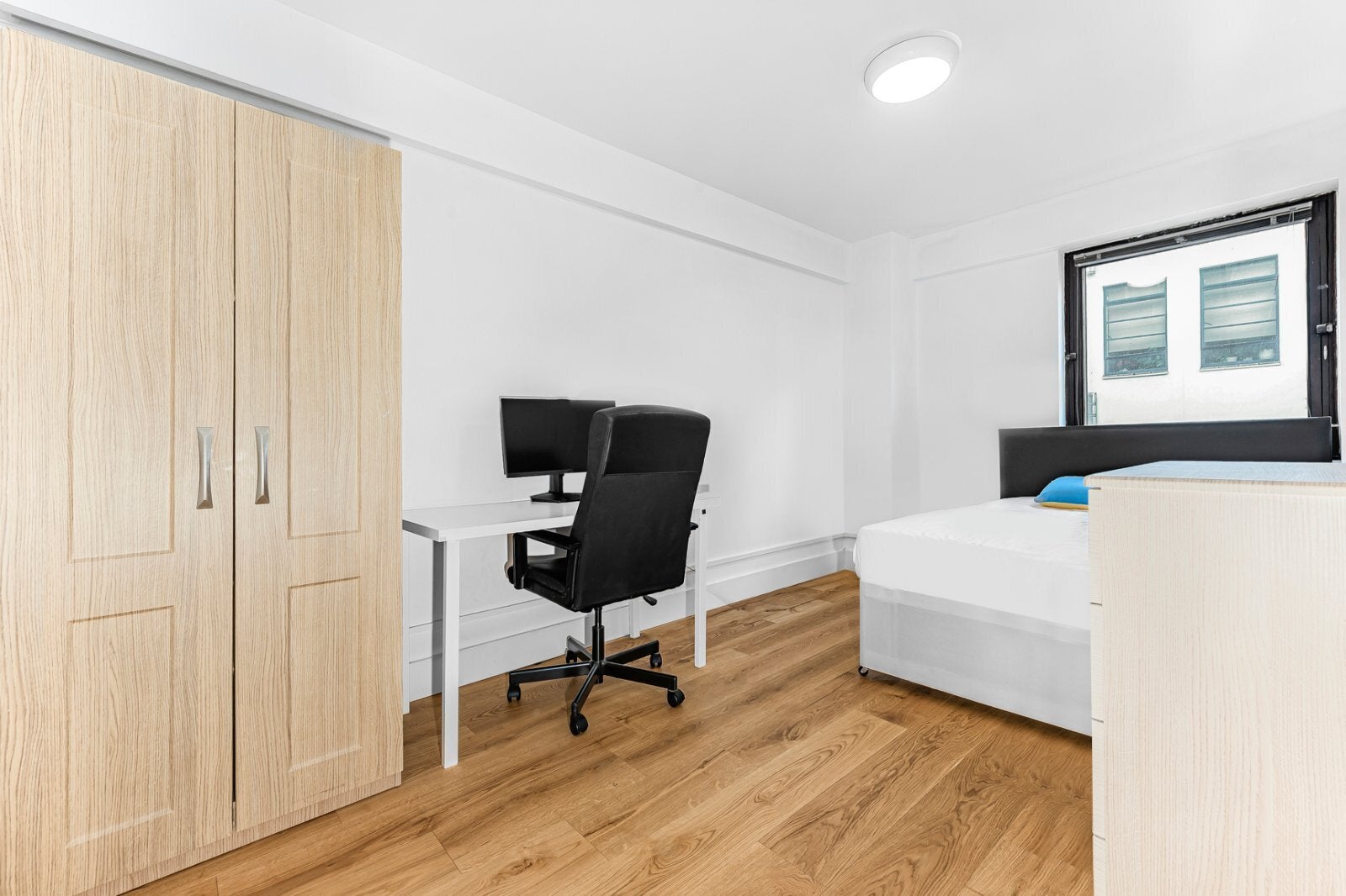 Flat Greville Street in Greater London