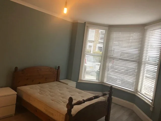 Flat St Asaph Road in Greater London
