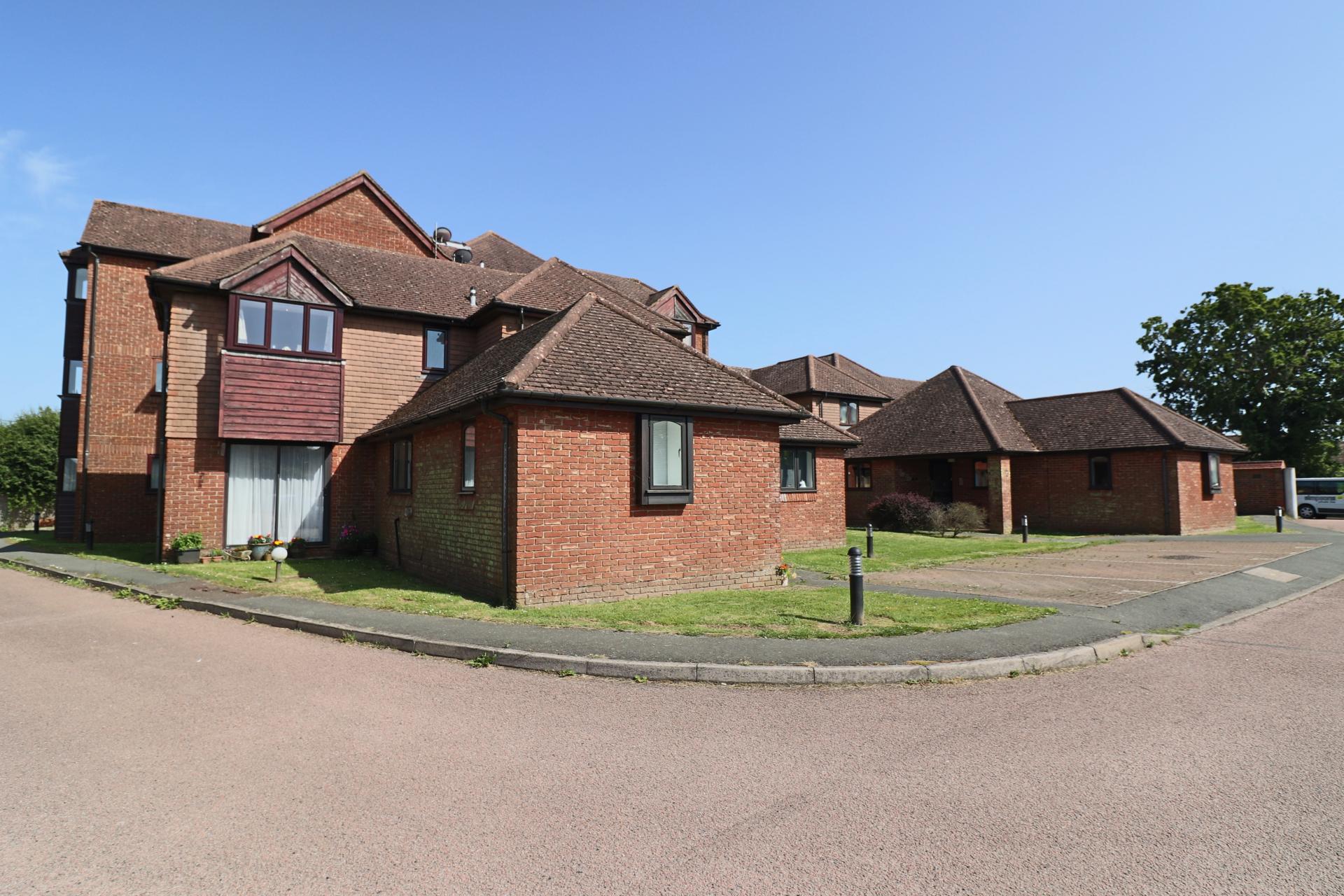 Flat Mutton Hall Lane in Wealden