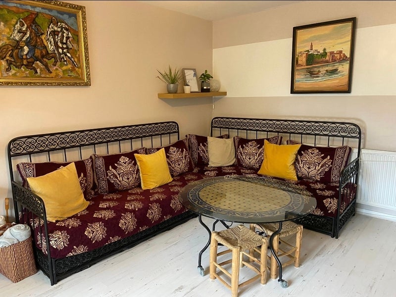 Room Tudor Close in Greater London