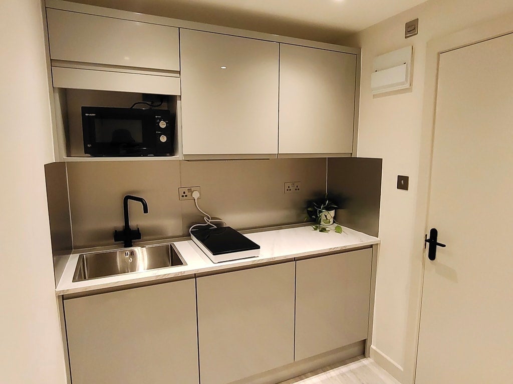 Room Addison Gardens in Greater London