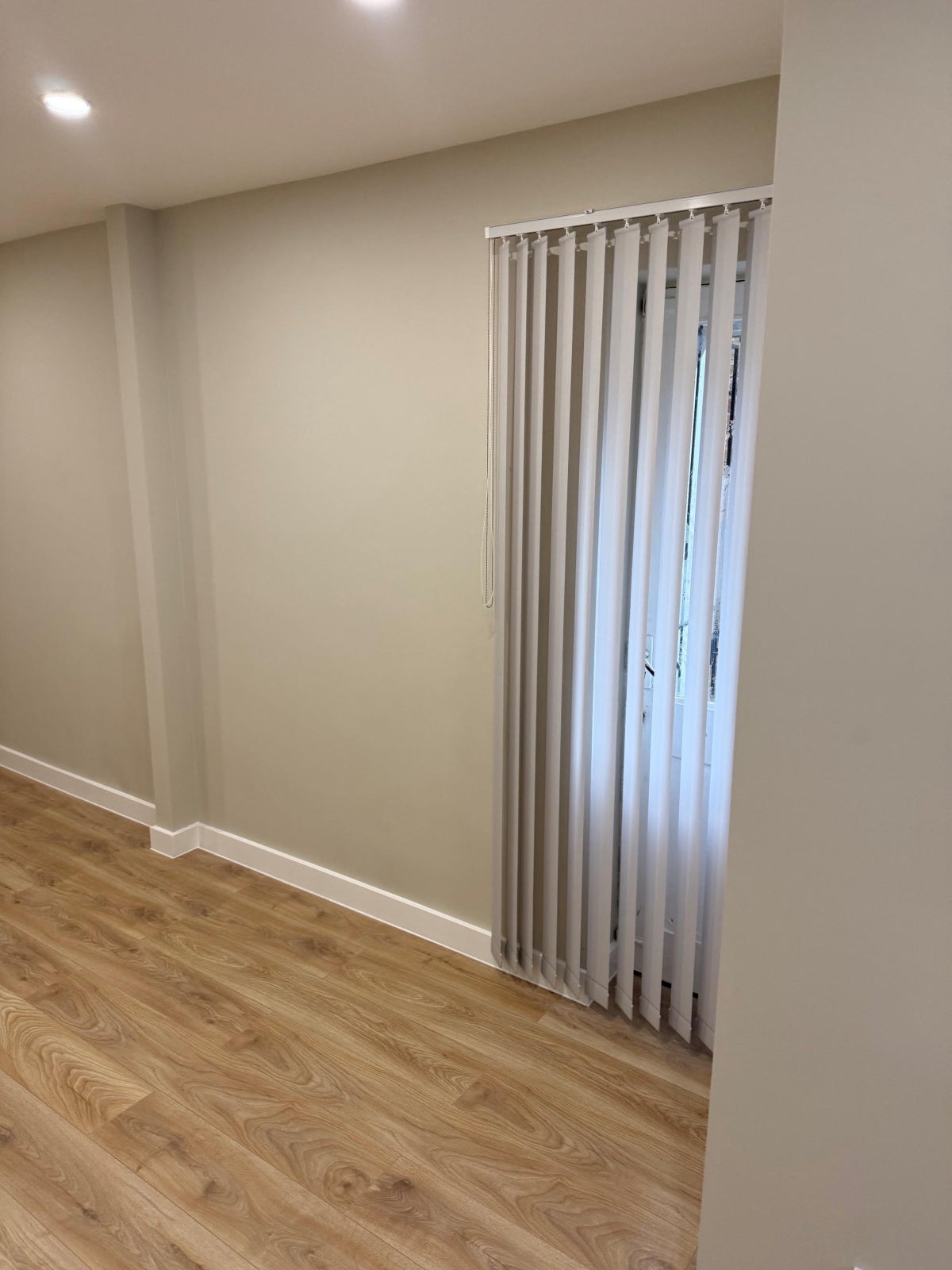 Flat Brooklands Road in Greater London