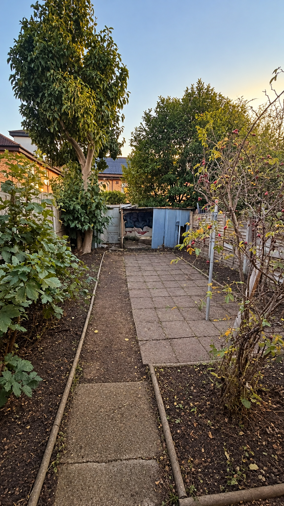 Flat Brooklands Road in Greater London