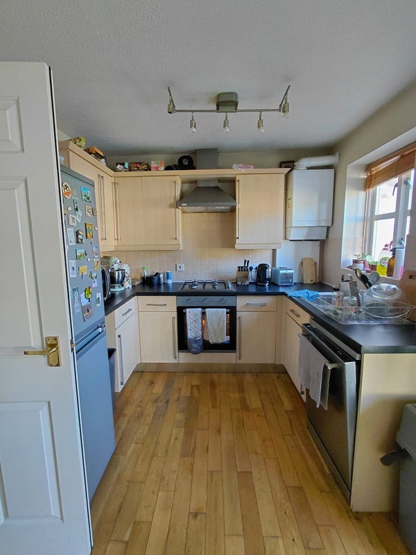 Room Stone Mill Way in Leeds