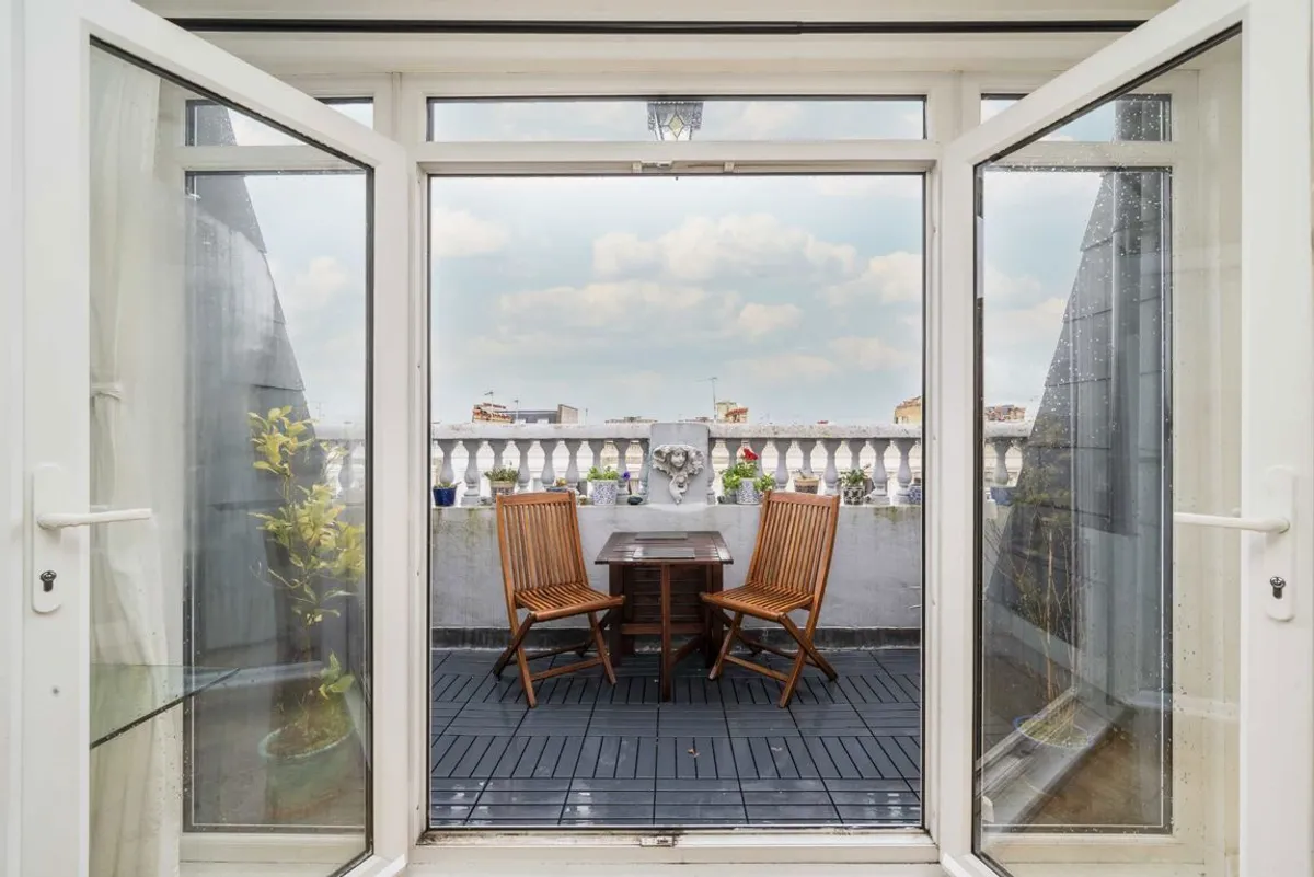 Flat Fairholme Road in Greater London