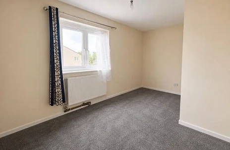 Flat Dunmow Close in London