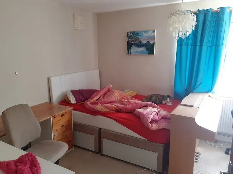 Room Sheephouse Way in Greater London