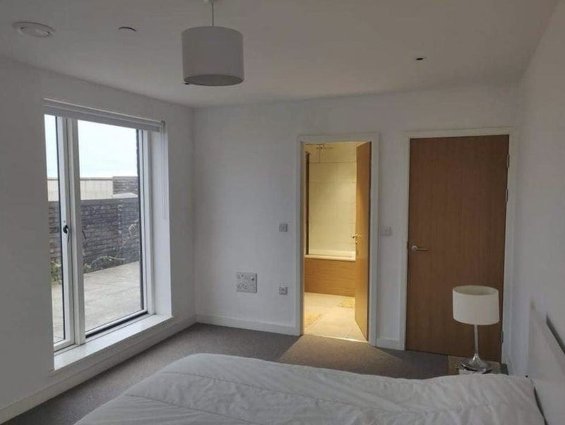 Room Maud Street in Greater London