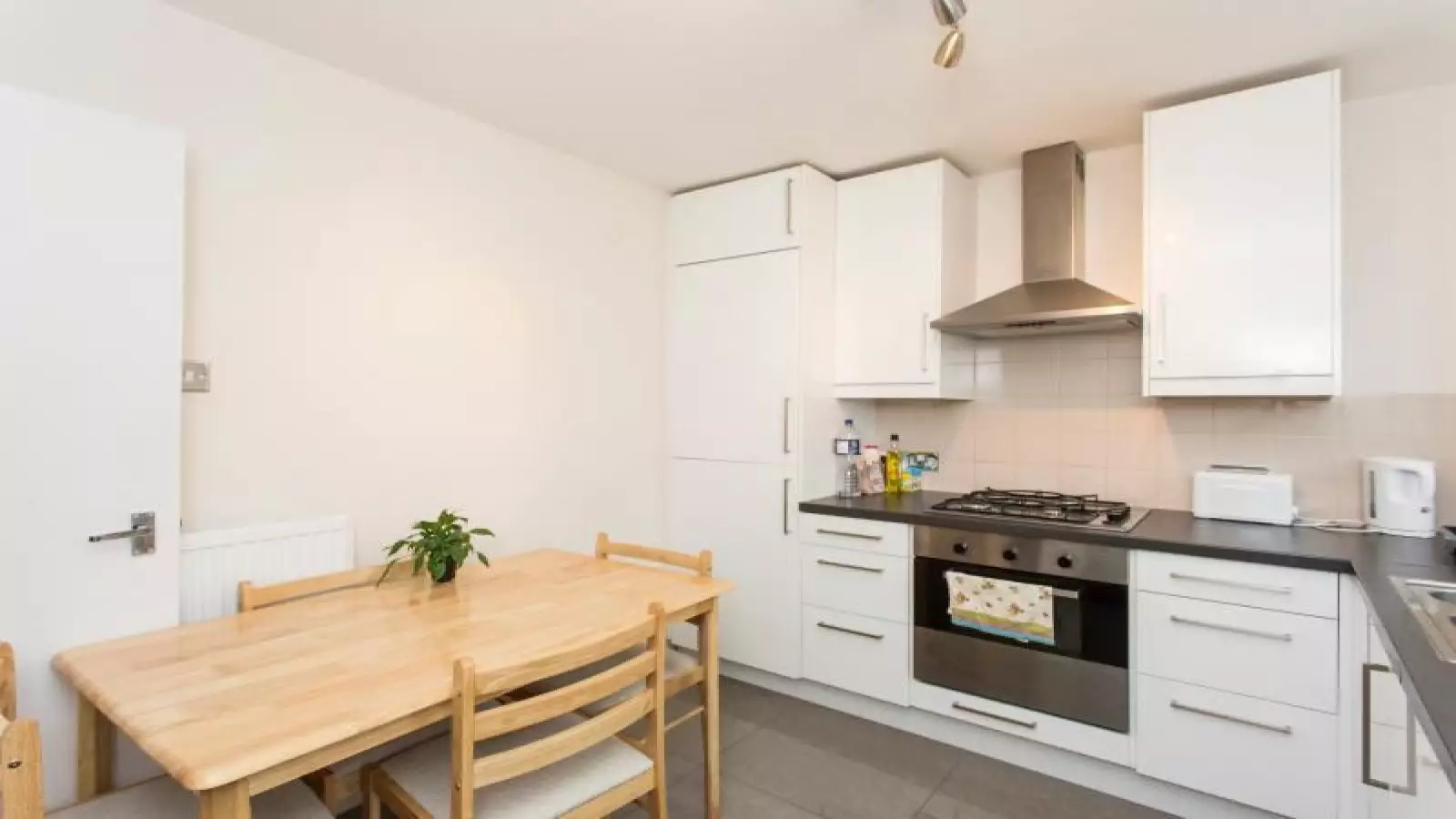 Flat Fulham Court in Greater London