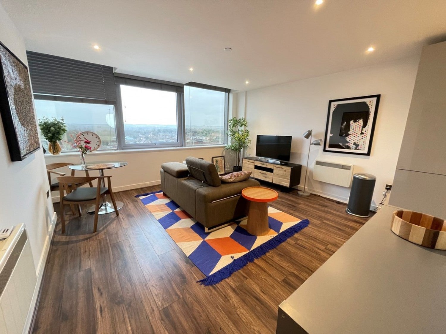 Flat Barclays Churchill Plaza in Basingstoke and Deane