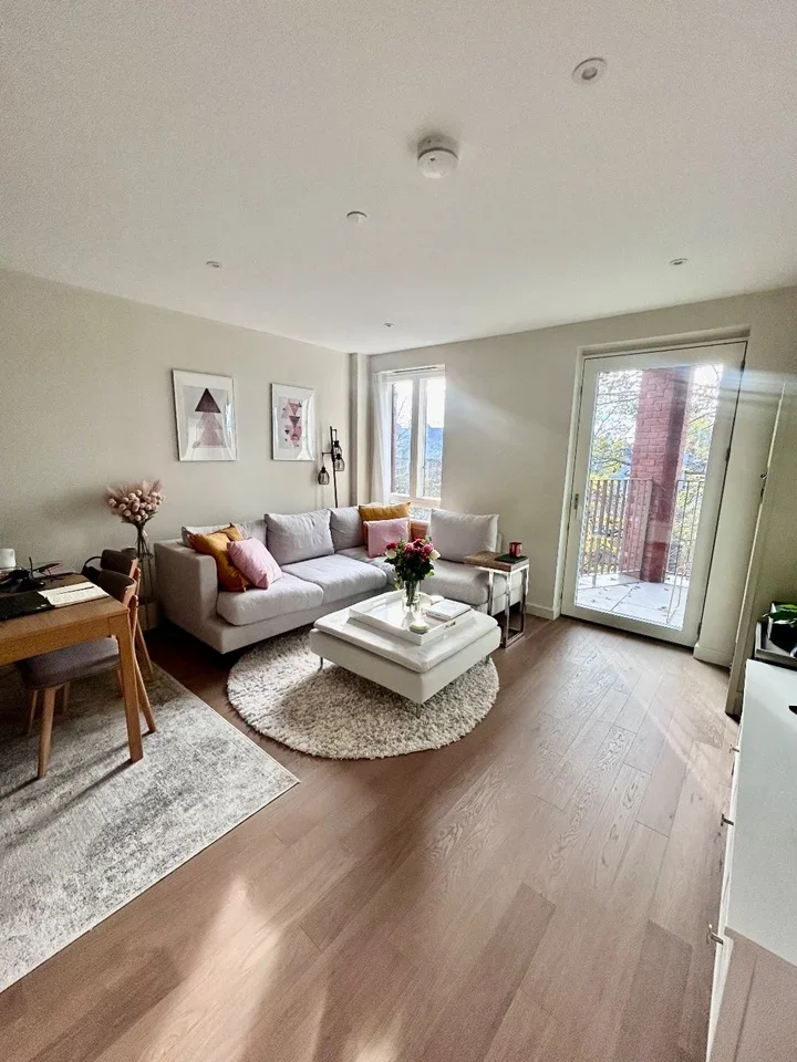 Flat Maygrove Road in Greater London