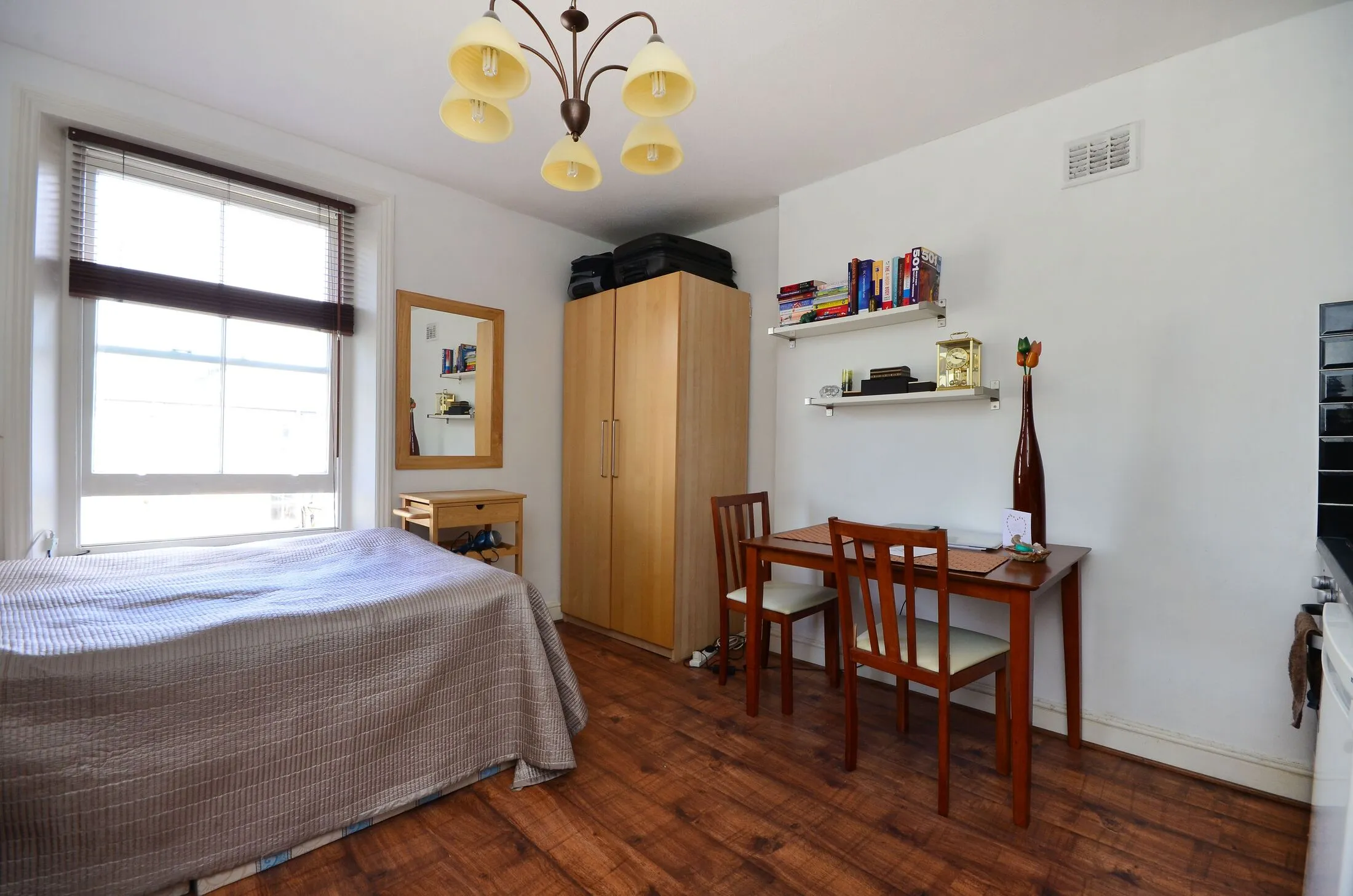 Flat Nevern Place in Greater London