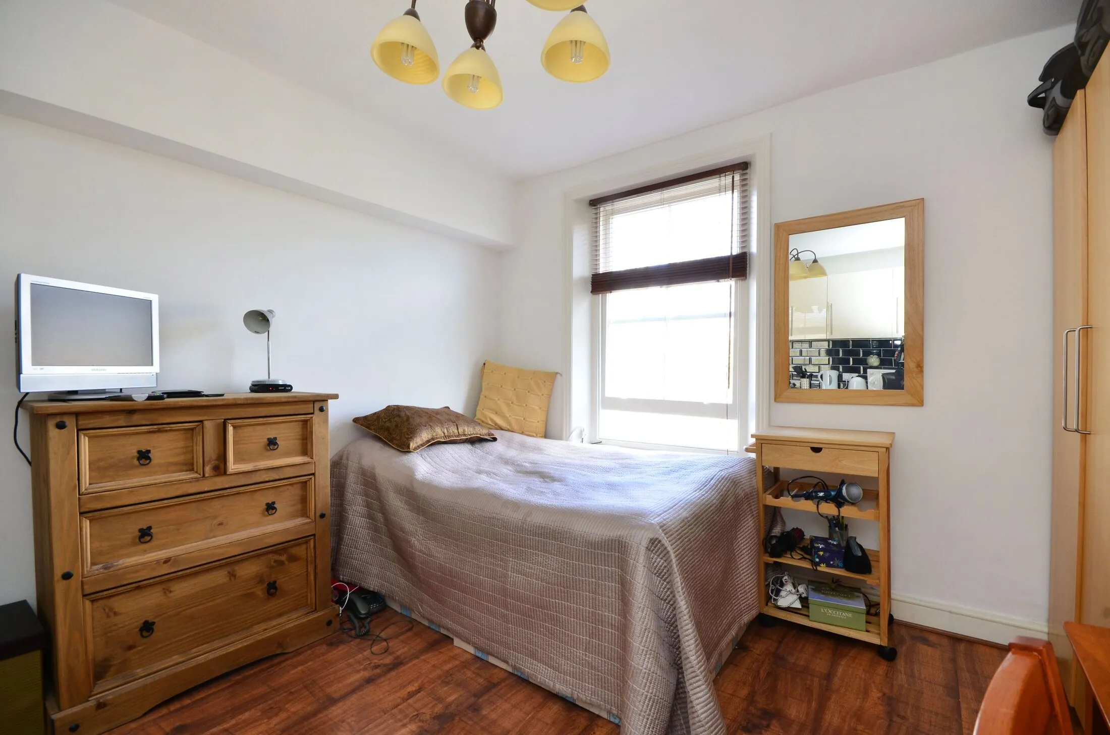 Flat Nevern Place in Greater London